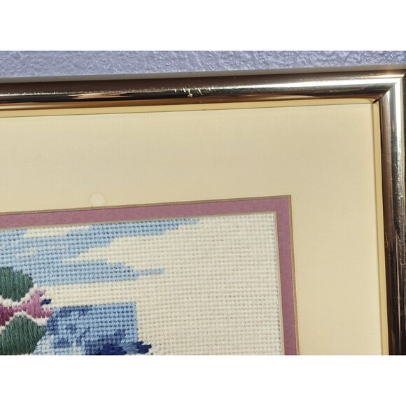 Vintage Handmade Needlepoint /Crewel Framed 15" x 19" Hot Air Balloon Picture - Picture 10 of 16